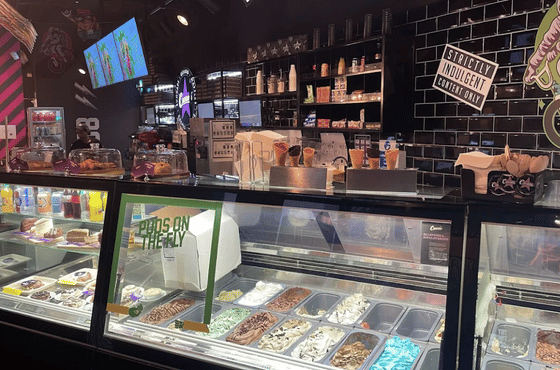 Creams Cafe